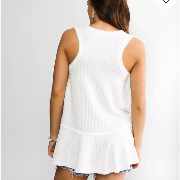 Daytrip @ Buckle White and Cream Lace V Neck Peplum Tank Top Small NWT - Picture 6 of 10